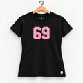 Orso 69 — feminina, camiseta preta, número rosa
