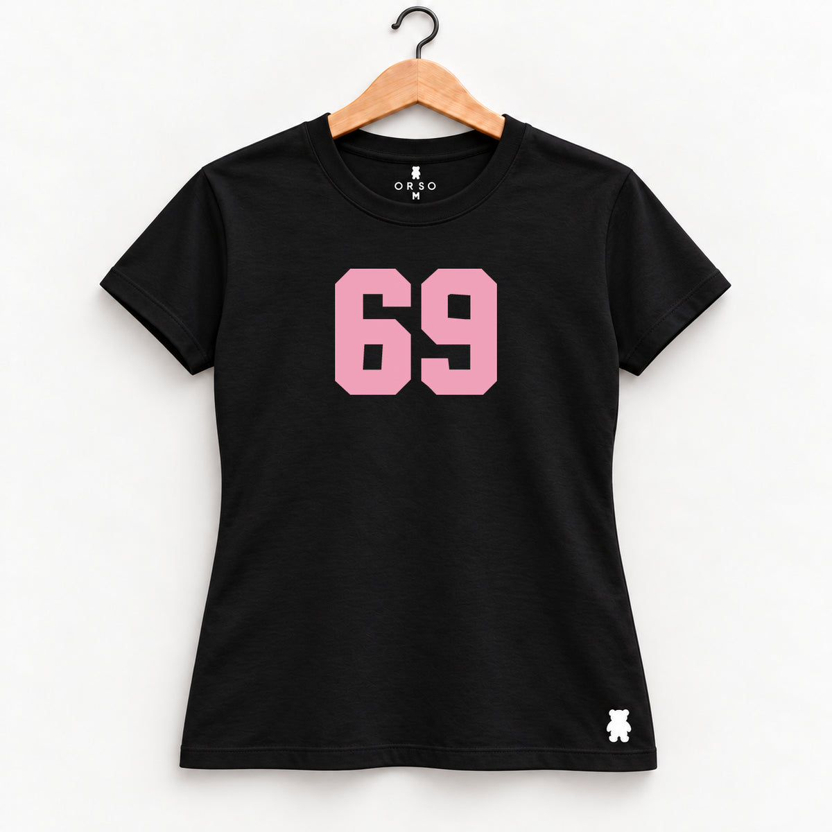 Orso 69 — feminina, camiseta preta, número rosa