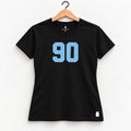 Orso 90 — feminina, camiseta preta, número azul-claro