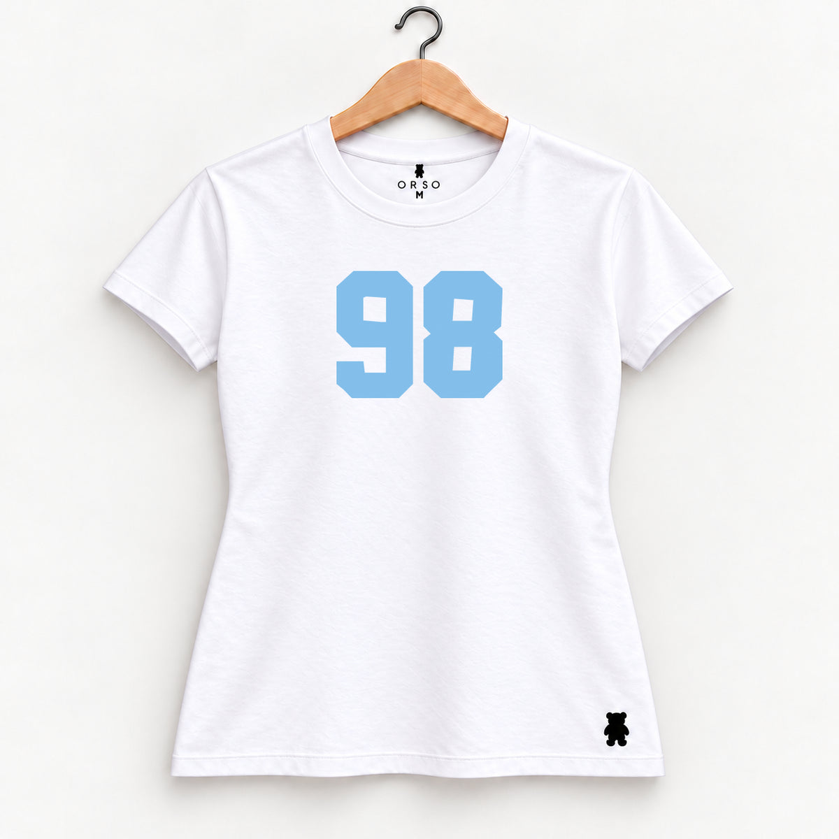 Orso 98 — feminina, camiseta branca, número azul-claro